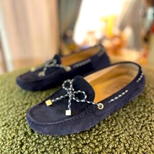 Tods luxury loafer blue 100%‎ Suede 7.5 driving shoe tassels elevated style